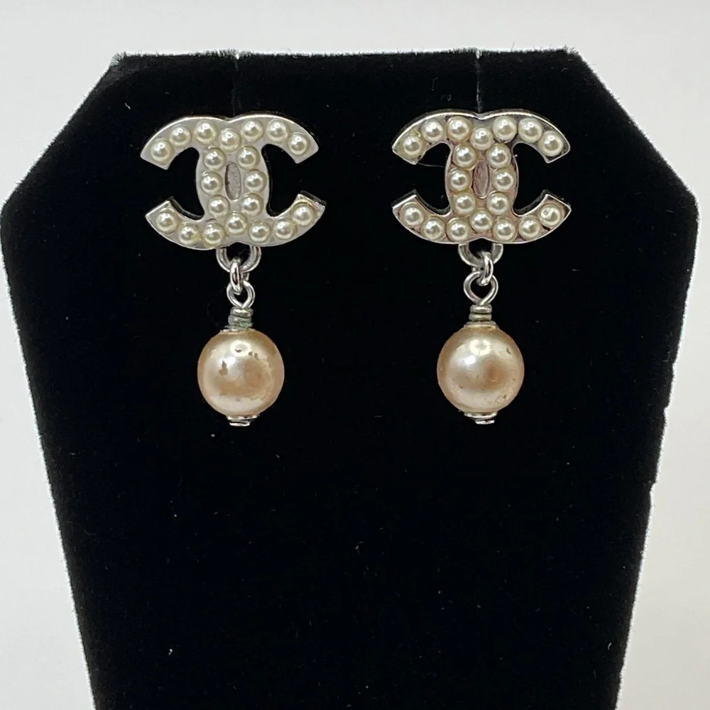 CHANEL Pearl Drop CC Silver and Pearl Earrings